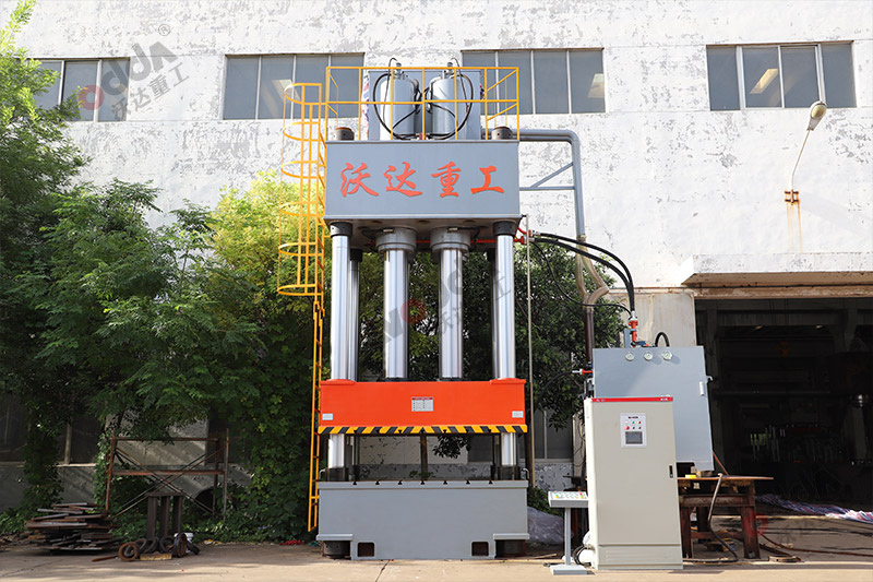 1250噸模壓玻璃鋼風(fēng)機(jī)罩成型液壓機(jī) 1250噸模壓玻璃鋼風(fēng)機(jī)罩成型液壓機(jī)