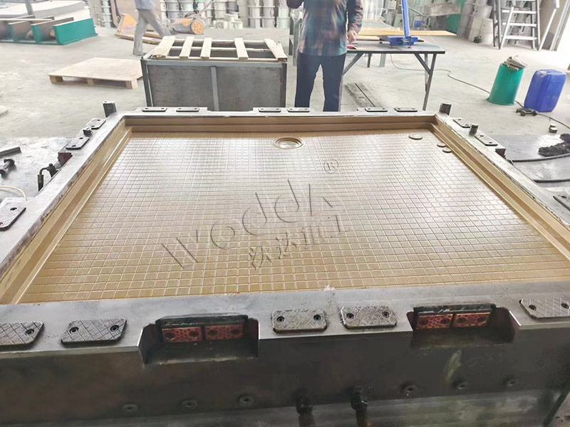 2000噸SMC淋浴房底座模壓機(jī) 2000噸SMC淋浴房底座模壓機(jī)