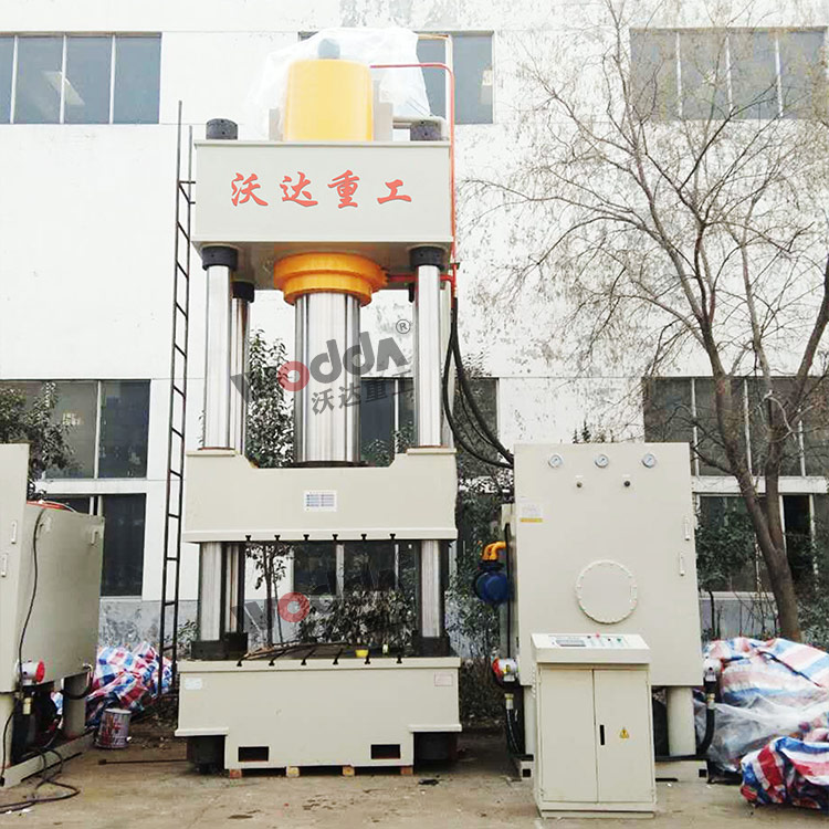 1000噸液壓機(jī) 1000噸液壓機(jī)