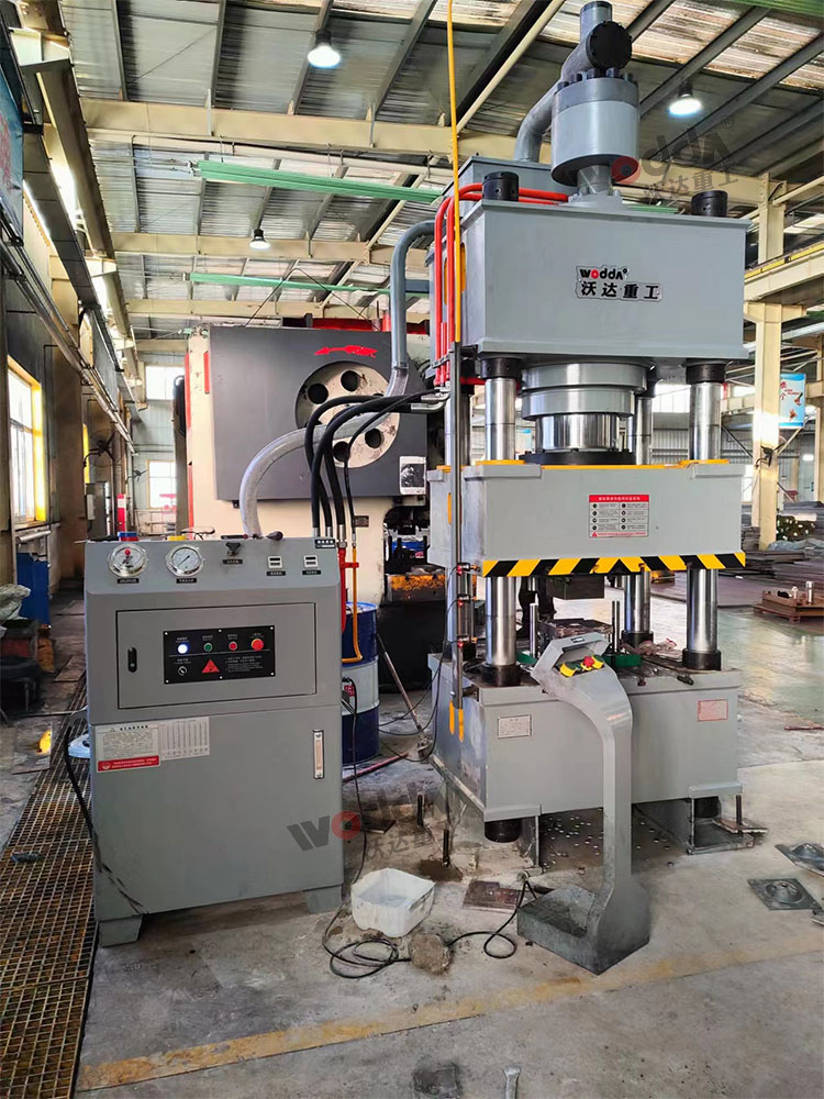 315噸四柱液壓機(jī)加工錨桿托盤(pán) 315噸四柱液壓機(jī)加工錨桿托盤(pán)