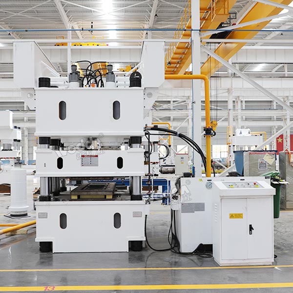 1200噸鋼木門壓花機(jī).jpg 1200噸鋼木門壓花機(jī).jpg